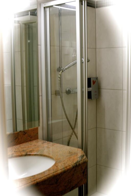 Hotel - Reweschnier Kusel Quarto foto